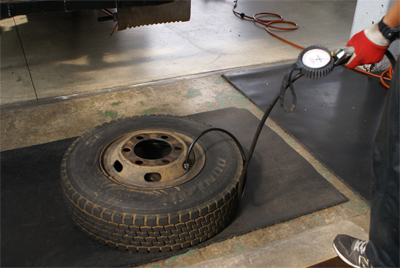 大型車タイヤ交換