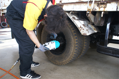 大型車タイヤ交換