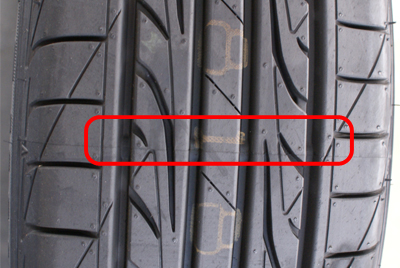 新品タイヤのスリップサイン